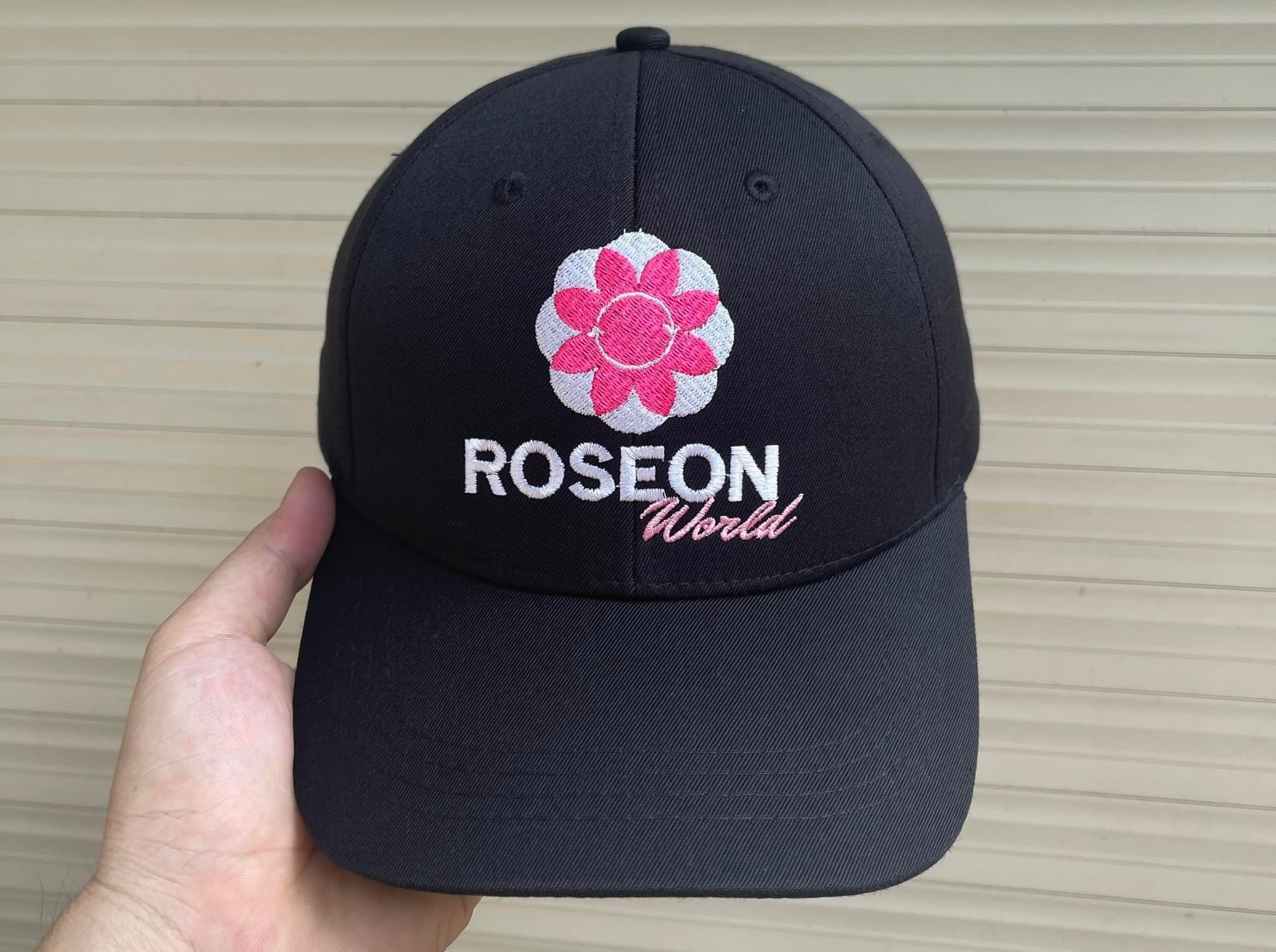 May mũ đồng phục ROSEON World