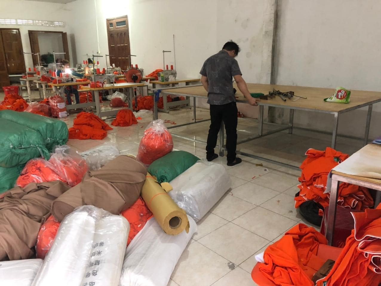 Đồng phục Việt Phong tự hào là đơn vị nằm trong Top 3 những đơn vị đặt may đồng phục Quy Nhơn theo yêu cầu uy tín, chuyên nghiệp