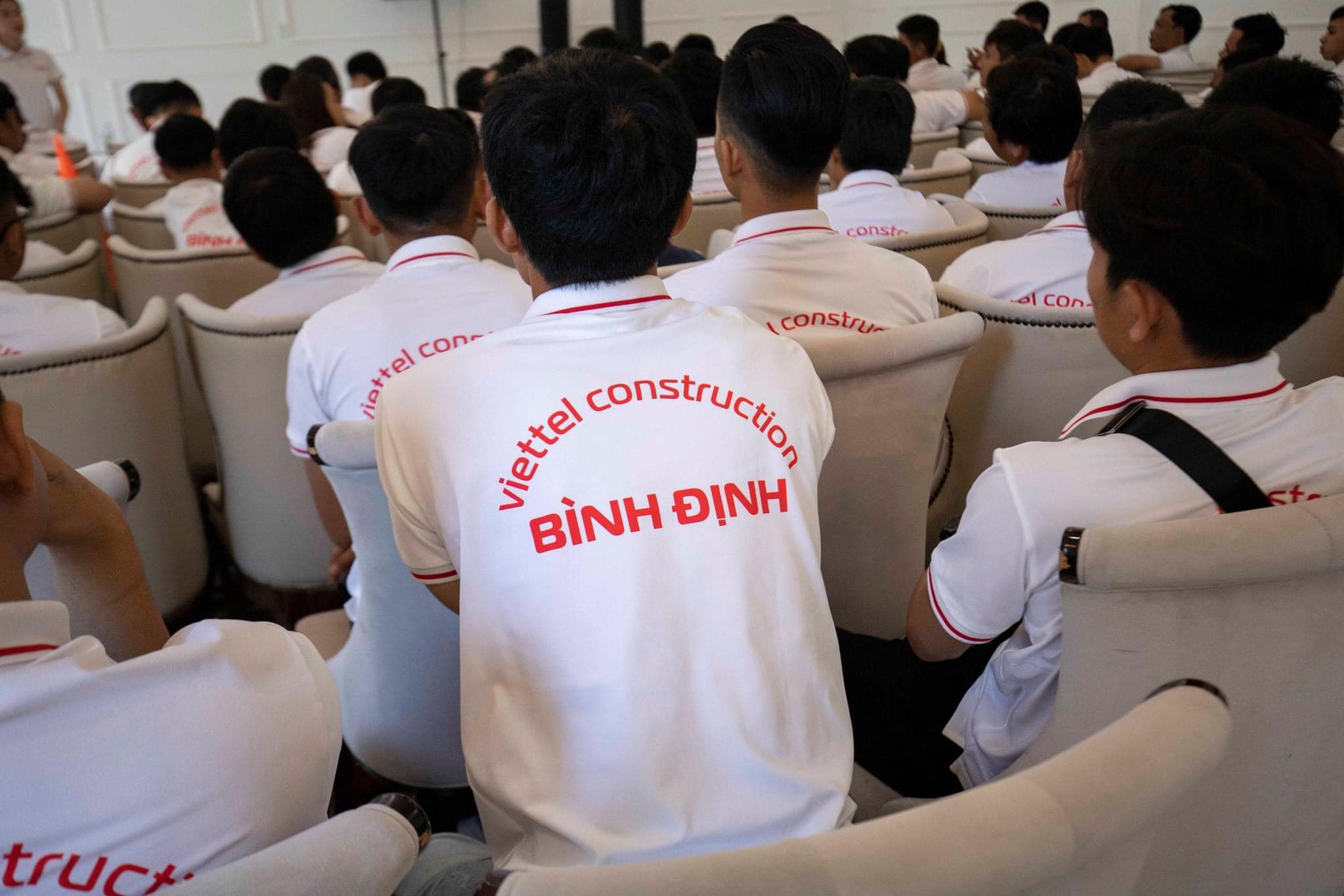 Đặt size đồng phục Quy Nhơn cần dựa trên bảng kích cỡ chuẩn mà xưởng may cung cấp