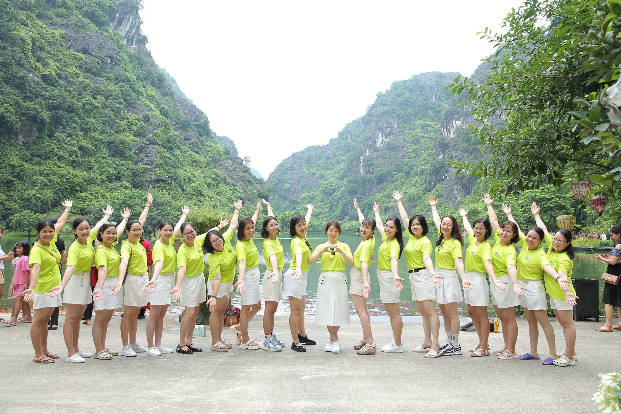 Đồng phục Tín Trúc