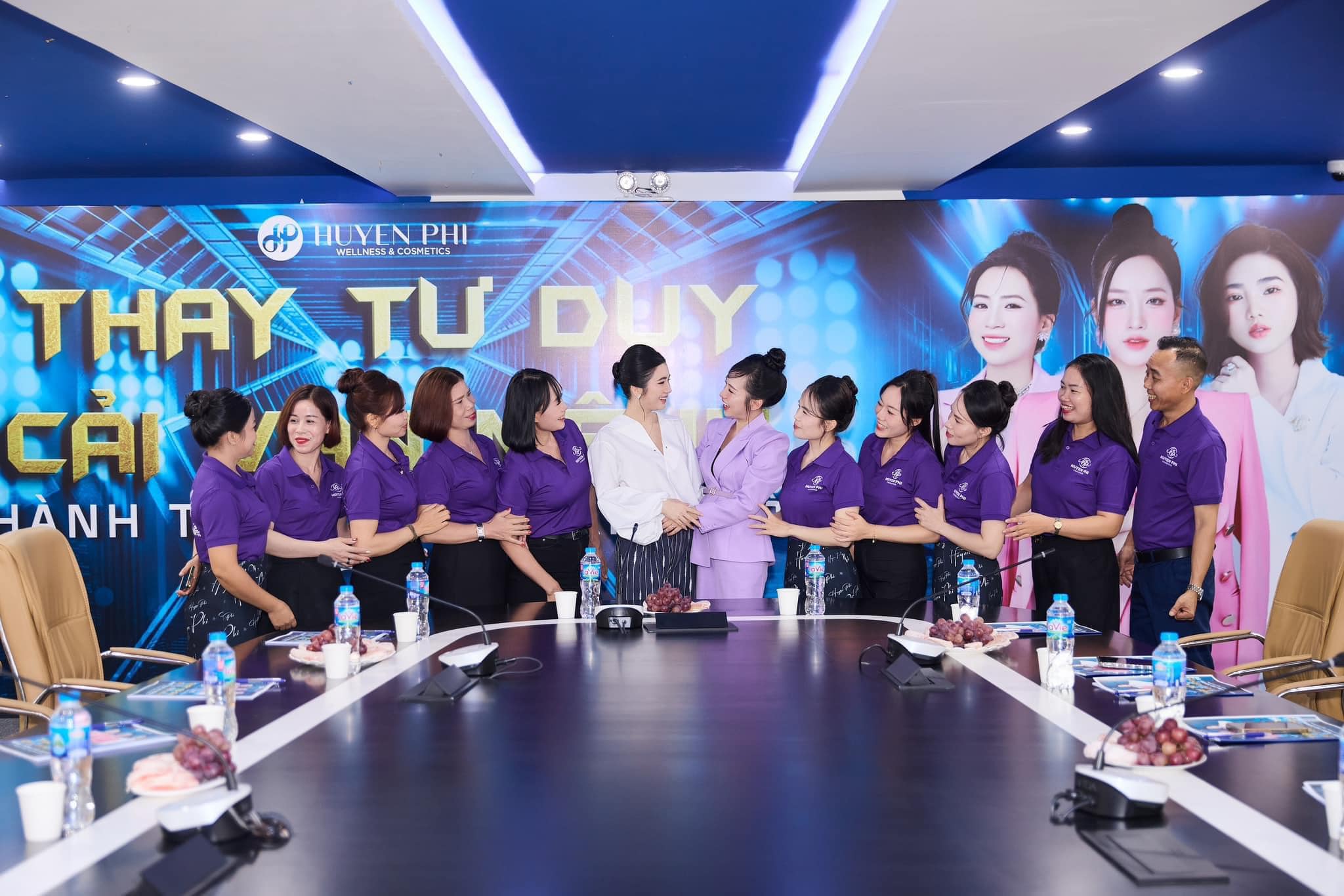 Giá cả dịch vụ sẽ được tính dựa trên nhiều yếu tố như chất liệu, màu sắc, kiểu dáng, kích cỡ,...