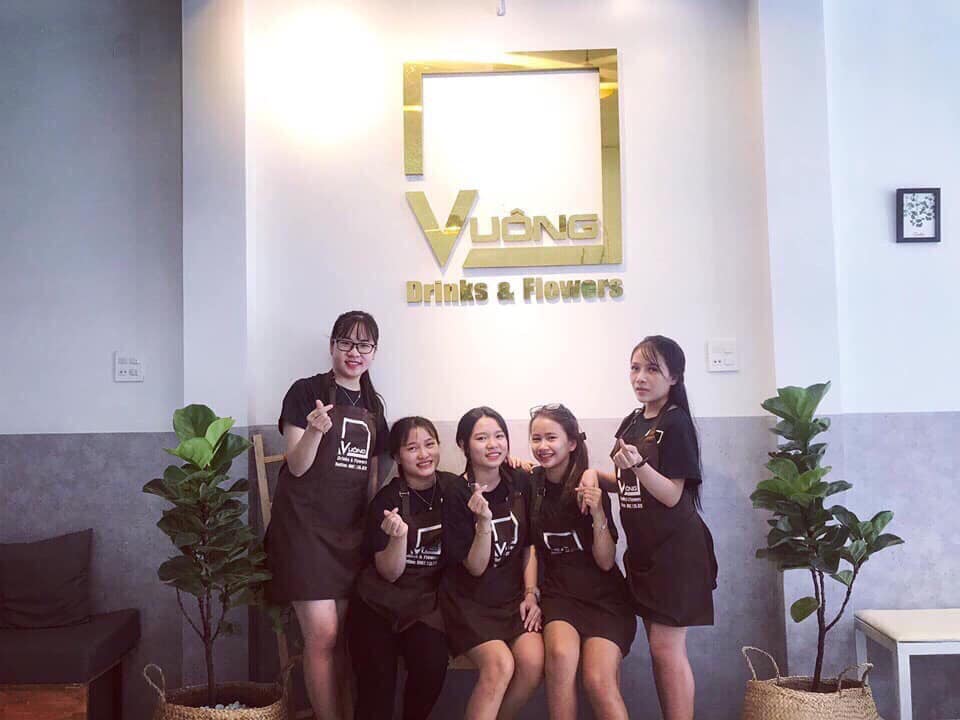 Khi đặt may tạp dề cần chú ý lựa chọn chất liệu, màu sắc phù hợp với thương hiệu